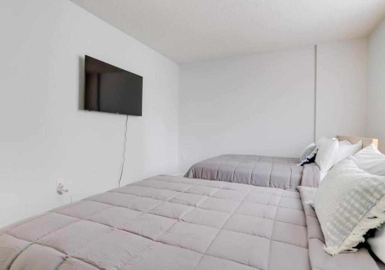 Spacious With 2 Bedrooms