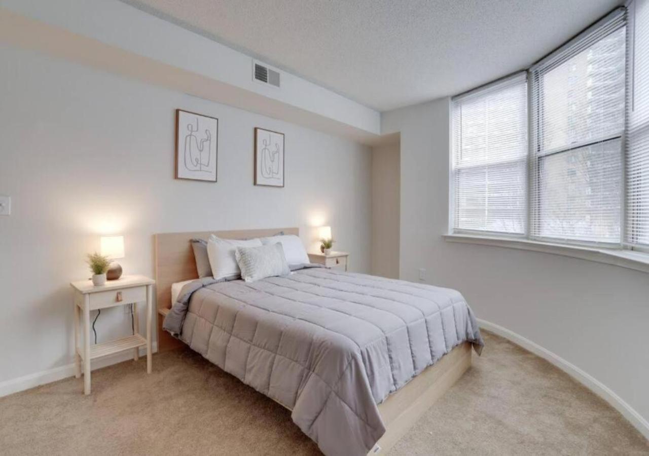 Spacious With 2 Bedrooms * Arlington