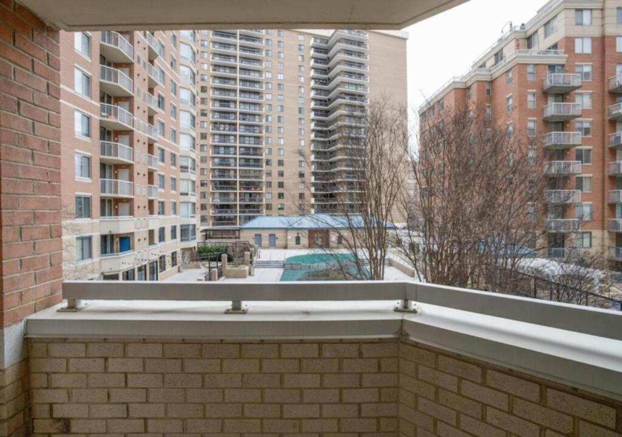 Spacious With 2 Bedrooms *