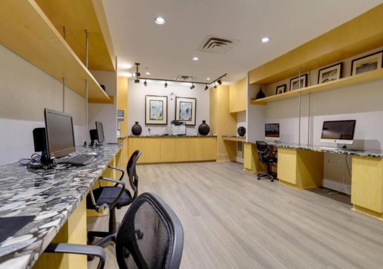Spacious With 2 Bedrooms Apartment